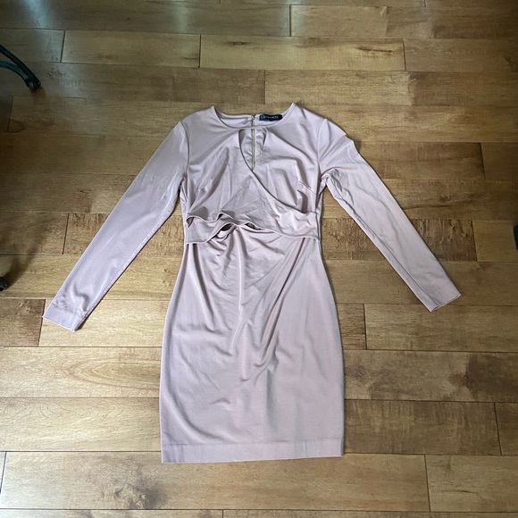 Dynamite Dress - Picture 3 of 5